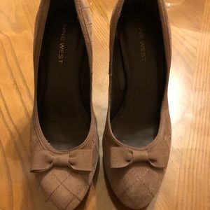 Nine West size 5.5 suede heels